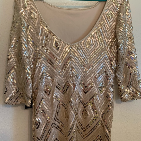 City Triangle Gold Sequin Open Backed Dress. NWT - Picture 8 of 10